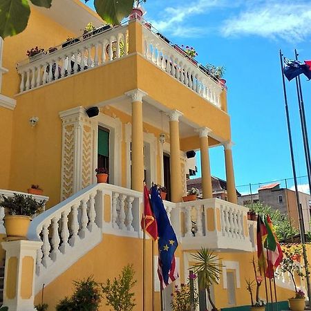 Hotel Vila 15 - Center ティラナ エクステリア 写真