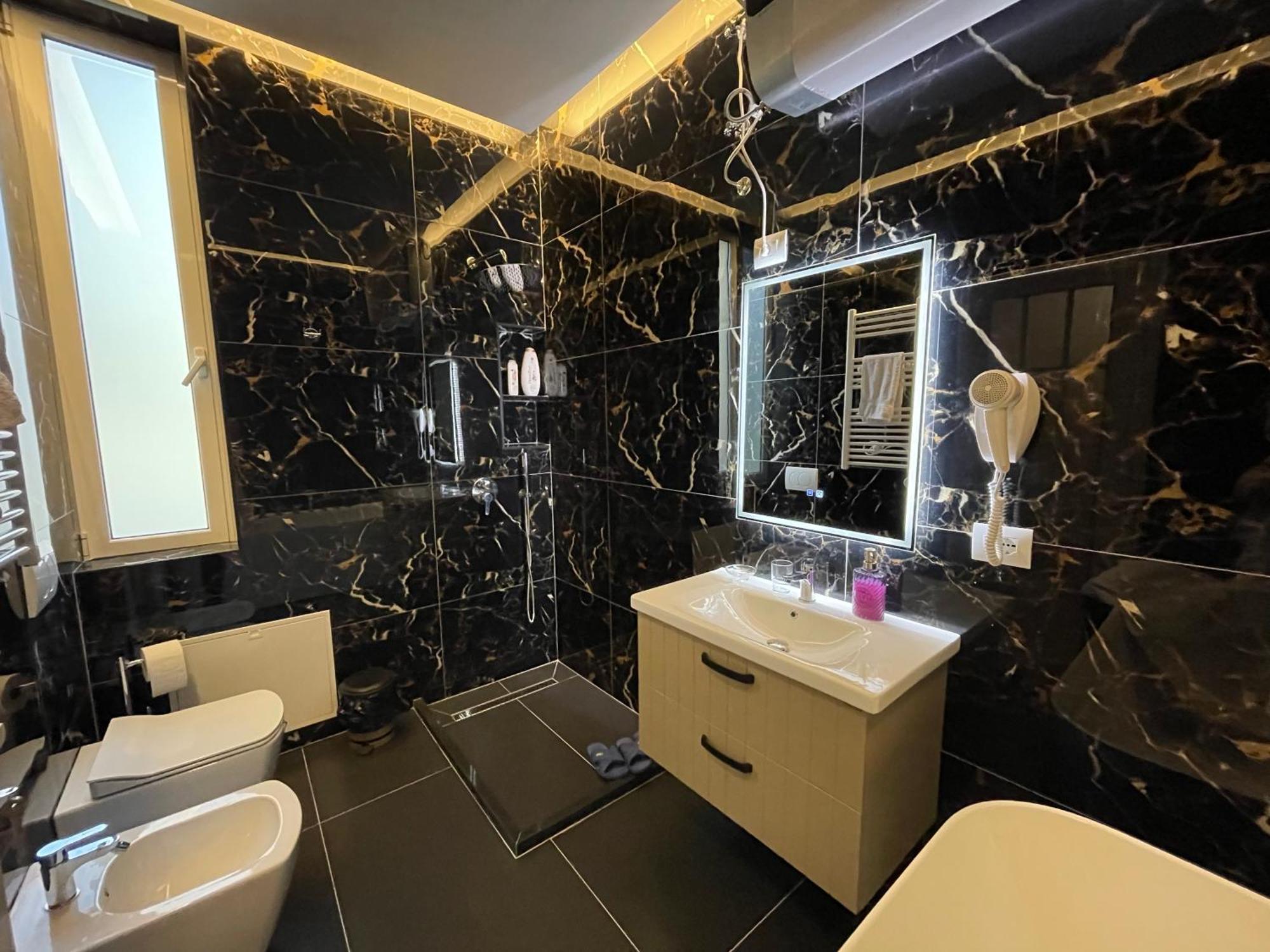 Hotel Vila 15 - Center ティラナ エクステリア 写真