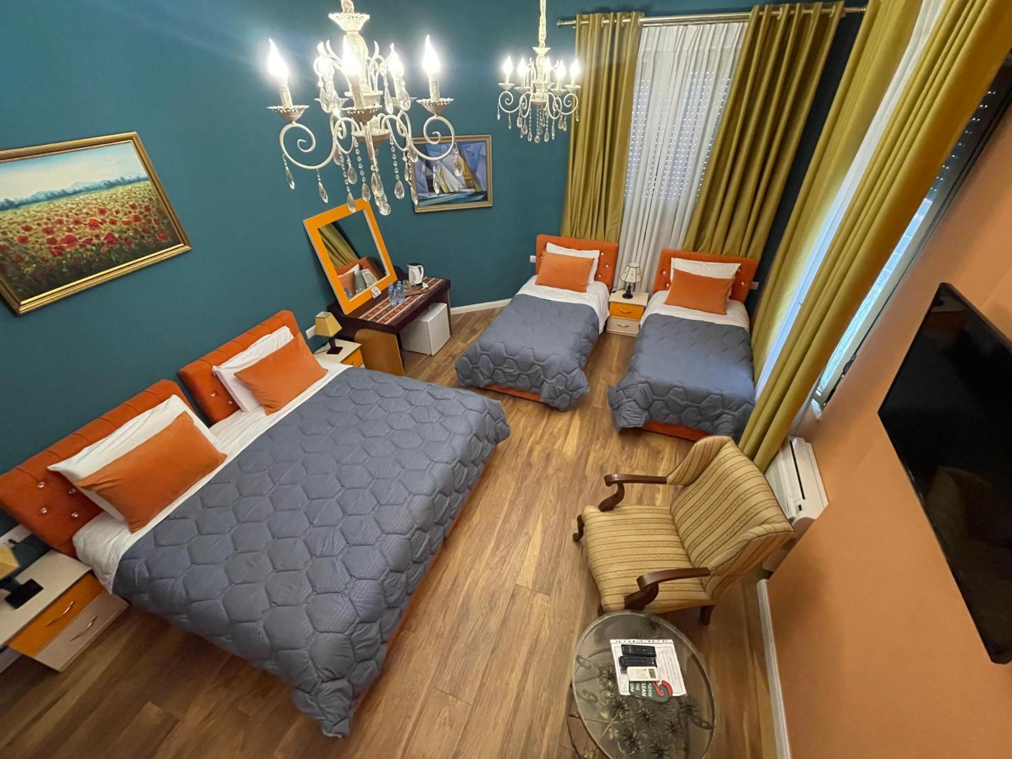 Hotel Vila 15 - Center ティラナ エクステリア 写真